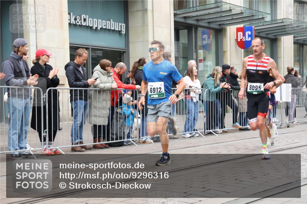 05.10.2025 - 20. swb-Marathon Bremen Strokosch-Dieckow http://msf.ph/oto/9296316 05.10.2025 12:59:15 Ziel 133, 945, 2967, 4369, 4631, 6385, 6912, 7834, 9095, 133, 945, 2967, 4369, 4631, 6385, 6912, 7834, 9095 meine-sportfotos.de