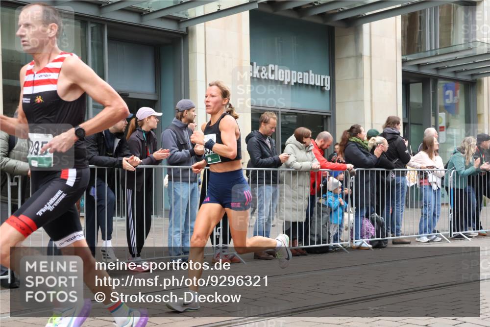 05.10.2025 - 20. swb-Marathon Bremen Strokosch-Dieckow http://msf.ph/oto/9296321 05.10.2025 12:59:16 Ziel 133, 377, 945, 2967, 4369, 4631, 6385, 6912, 7834, 9095, 133, 377, 945, 2967, 4369, 4631, 6385, 6912, 7834, 9095 meine-sportfotos.de