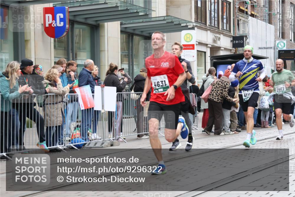05.10.2025 - 20. swb-Marathon Bremen Strokosch-Dieckow http://msf.ph/oto/9296322 05.10.2025 12:59:17 Ziel 133, 377, 945, 2967, 4369, 4631, 6385, 6912, 7834, 9095, 133, 377, 945, 2967, 4369, 4631, 6385, 6912, 7834, 9095 meine-sportfotos.de
