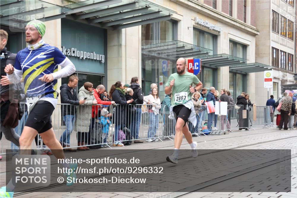 05.10.2025 - 20. swb-Marathon Bremen Strokosch-Dieckow http://msf.ph/oto/9296332 05.10.2025 12:59:20 Ziel 37, 133, 377, 1476, 2967, 4369, 4631, 6385, 37, 133, 377, 1476, 2967, 4369, 4631, 6385 meine-sportfotos.de