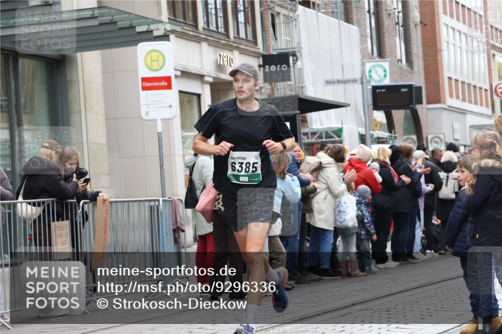 05.10.2025 - 20. swb-Marathon Bremen Strokosch-Dieckow http://msf.ph/oto/9296336 05.10.2025 12:59:22 Ziel 37, 133, 377, 1476, 2967, 4369, 5287, 5988, 6385, 37, 133, 377, 1476, 2967, 4369, 5287, 5988, 6385 meine-sportfotos.de