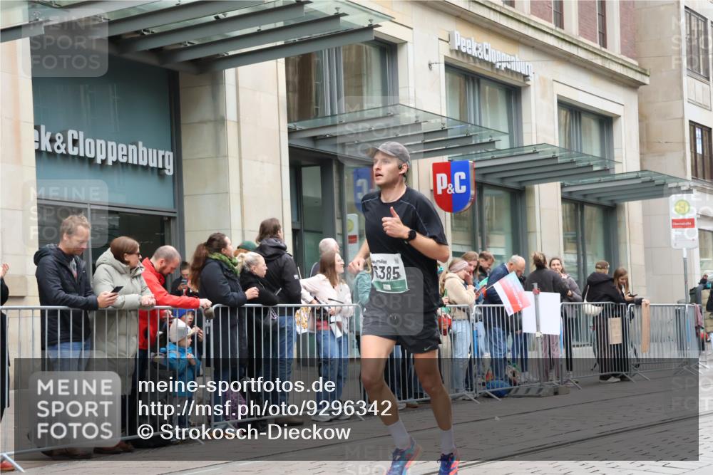 05.10.2025 - 20. swb-Marathon Bremen Strokosch-Dieckow http://msf.ph/oto/9296342 05.10.2025 12:59:24 Ziel 37, 133, 377, 1476, 2967, 4369, 5287, 5988, 6385, 37, 133, 377, 1476, 2967, 4369, 5287, 5988, 6385 meine-sportfotos.de
