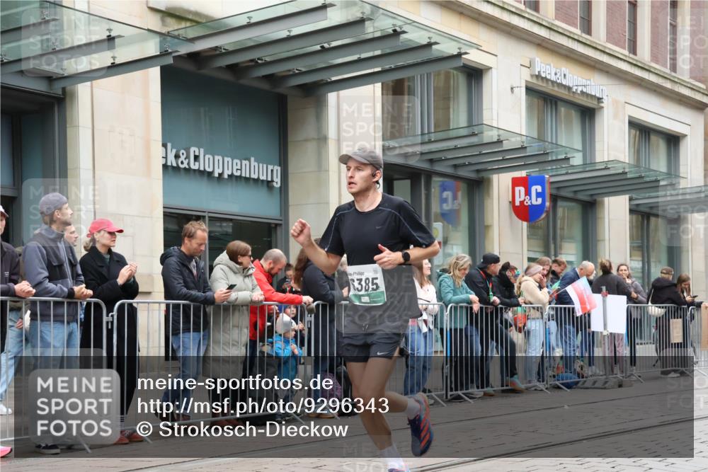 05.10.2025 - 20. swb-Marathon Bremen Strokosch-Dieckow http://msf.ph/oto/9296343 05.10.2025 12:59:24 Ziel 37, 133, 377, 1476, 2967, 4369, 5287, 5988, 6385, 37, 133, 377, 1476, 2967, 4369, 5287, 5988, 6385 meine-sportfotos.de