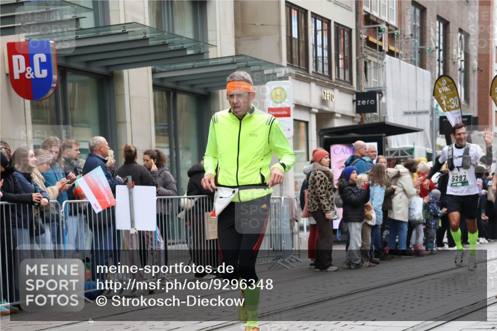 05.10.2025 - 20. swb-Marathon Bremen Strokosch-Dieckow http://msf.ph/oto/9296348 05.10.2025 12:59:34 Ziel 37, 40, 377, 689, 1476, 2186, 5287, 5988, 8351, 37, 40, 377, 689, 1476, 2186, 5287, 5988, 8351 meine-sportfotos.de