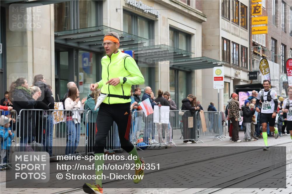 05.10.2025 - 20. swb-Marathon Bremen Strokosch-Dieckow http://msf.ph/oto/9296351 05.10.2025 12:59:35 Ziel 37, 40, 377, 689, 1476, 2186, 5287, 5988, 8351, 37, 40, 377, 689, 1476, 2186, 5287, 5988, 8351 meine-sportfotos.de