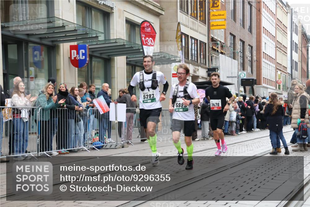 05.10.2025 - 20. swb-Marathon Bremen Strokosch-Dieckow http://msf.ph/oto/9296355 05.10.2025 12:59:37 Ziel 37, 40, 198, 377, 689, 1476, 2186, 4422, 5287, 5988, 6996, 8351, 37, 40, 198, 377, 689, 1476, 2186, 4422, 5287, 5988, 6996, 8351 meine-sportfotos.de