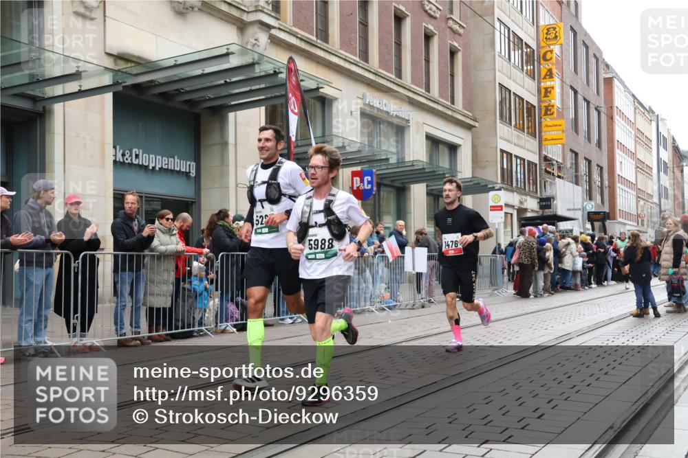 05.10.2025 - 20. swb-Marathon Bremen Strokosch-Dieckow http://msf.ph/oto/9296359 05.10.2025 12:59:38 Ziel 37, 40, 198, 377, 689, 1476, 2186, 4422, 5287, 5988, 6996, 8351, 37, 40, 198, 377, 689, 1476, 2186, 4422, 5287, 5988, 6996, 8351 meine-sportfotos.de