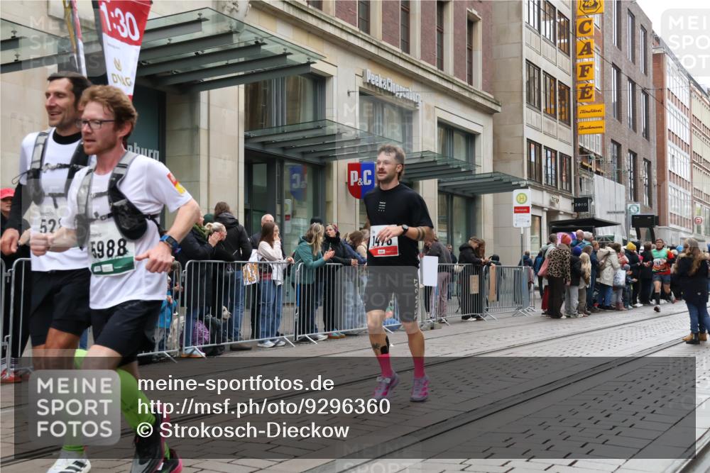 05.10.2025 - 20. swb-Marathon Bremen Strokosch-Dieckow http://msf.ph/oto/9296360 05.10.2025 12:59:39 Ziel 37, 40, 198, 377, 689, 1476, 2186, 4422, 5287, 5988, 6996, 8030, 8351, 37, 40, 198, 377, 689, 1476, 2186, 4422, 5287, 5988, 6996, 8030, 8351 meine-sportfotos.de