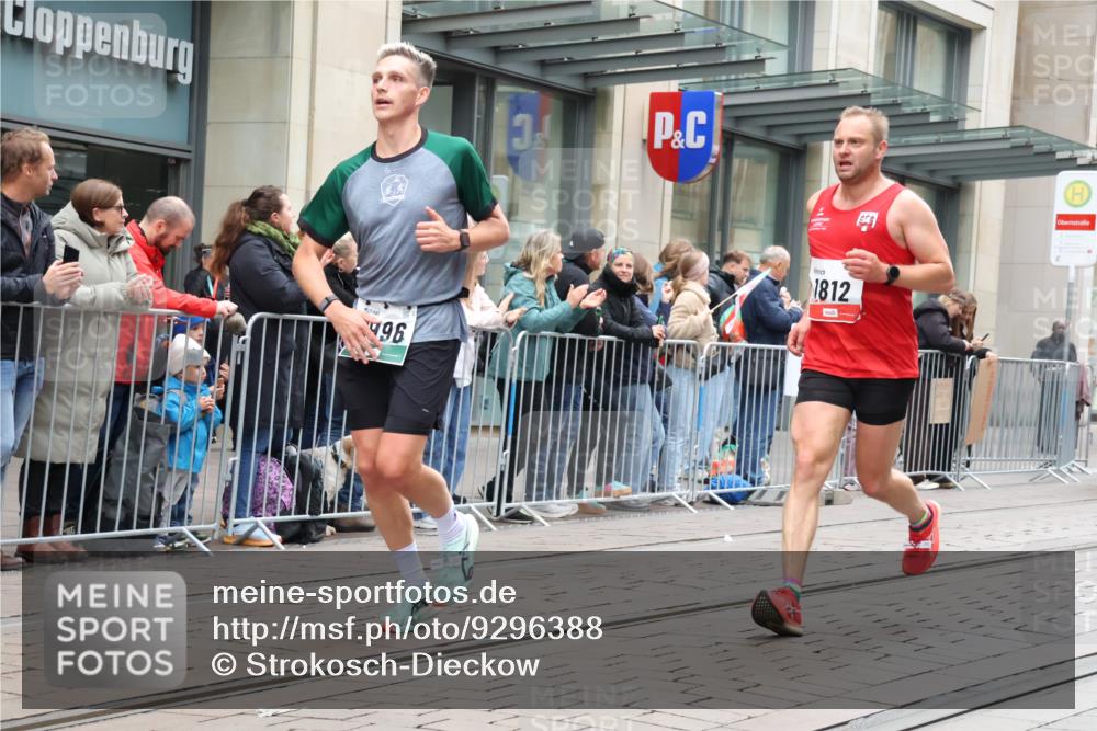 05.10.2025 - 20. swb-Marathon Bremen Strokosch-Dieckow http://msf.ph/oto/9296388 05.10.2025 12:59:57 Ziel 198, 241, 689, 826, 1615, 1812, 2064, 2118, 2169, 2186, 4422, 6633, 6996, 7498, 7949, 8030, 198, 241, 689, 826, 1615, 1812, 2064, 2118, 2169, 2186, 4422, 6633, 6996, 7498, 7949, 8030 meine-sportfotos.de