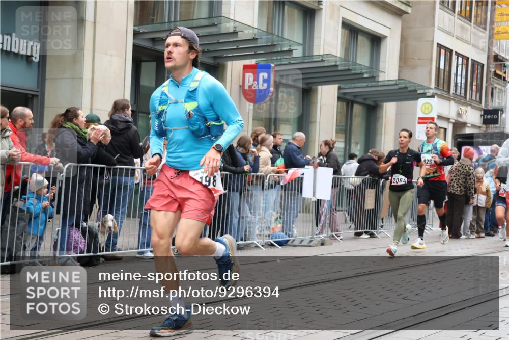 05.10.2025 - 20. swb-Marathon Bremen Strokosch-Dieckow http://msf.ph/oto/9296394 05.10.2025 13:00:00 Ziel 46, 198, 241, 826, 1615, 1812, 2064, 2118, 2169, 4422, 6633, 6996, 7498, 7949, 8030, 46, 198, 241, 826, 1615, 1812, 2064, 2118, 2169, 4422, 6633, 6996, 7498, 7949, 8030 meine-sportfotos.de