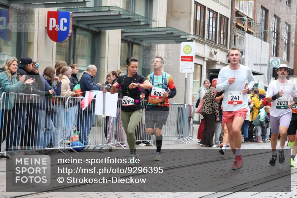 05.10.2025 - 20. swb-Marathon Bremen Strokosch-Dieckow http://msf.ph/oto/9296395 05.10.2025 13:00:00 Ziel 46, 198, 241, 826, 1615, 1812, 2064, 2118, 2169, 4422, 6633, 6996, 7498, 7949, 8030, 46, 198, 241, 826, 1615, 1812, 2064, 2118, 2169, 4422, 6633, 6996, 7498, 7949, 8030 meine-sportfotos.de