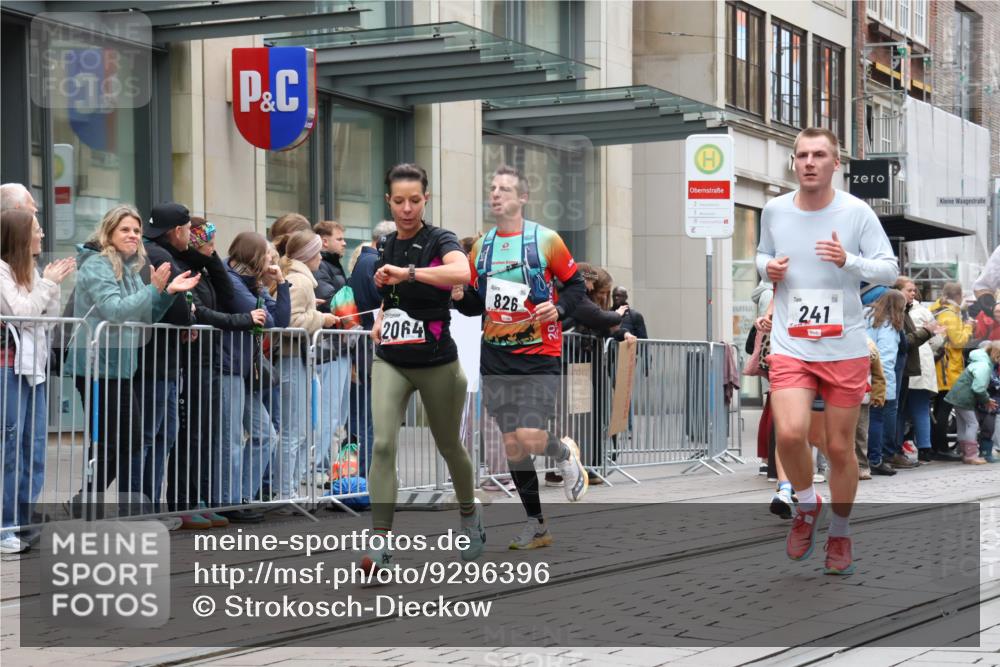 05.10.2025 - 20. swb-Marathon Bremen Strokosch-Dieckow http://msf.ph/oto/9296396 05.10.2025 13:00:01 Ziel 46, 198, 241, 826, 1612, 1615, 1812, 2064, 2118, 2169, 4422, 6633, 6996, 7498, 7949, 8030, 46, 198, 241, 826, 1612, 1615, 1812, 2064, 2118, 2169, 4422, 6633, 6996, 7498, 7949, 8030 meine-sportfotos.de