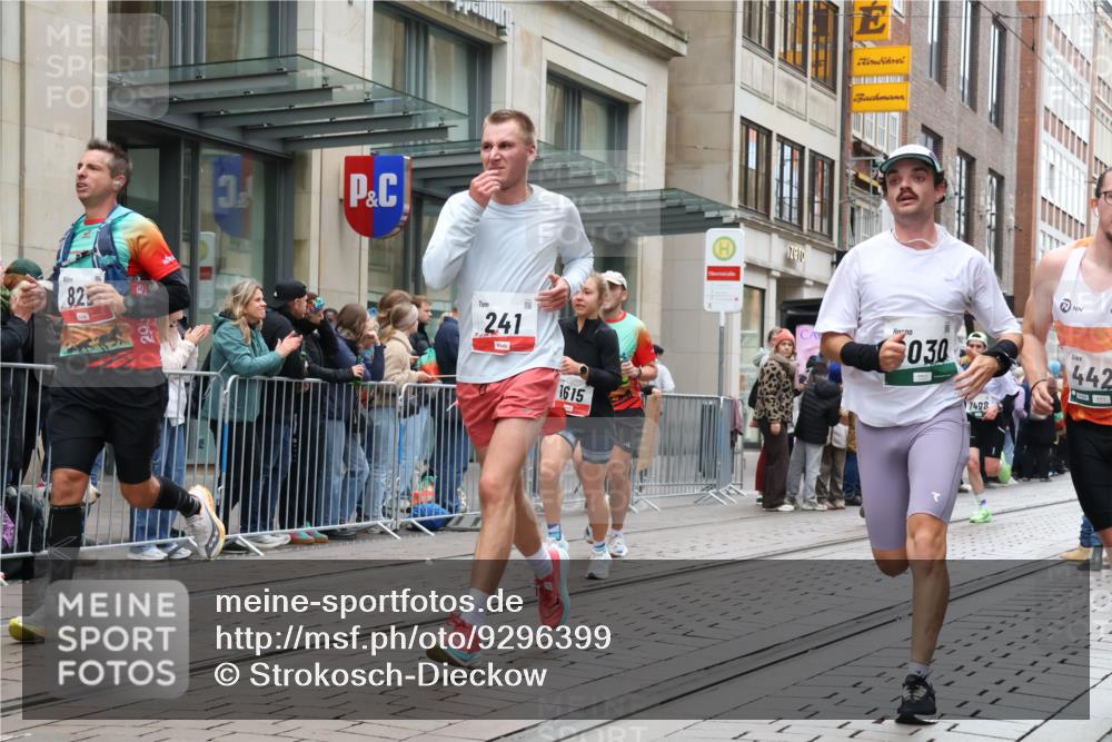 05.10.2025 - 20. swb-Marathon Bremen Strokosch-Dieckow http://msf.ph/oto/9296399 05.10.2025 13:00:02 Ziel 46, 241, 826, 1612, 1615, 1812, 2064, 2118, 2169, 4422, 6633, 6996, 7498, 7949, 8030, 46, 241, 826, 1612, 1615, 1812, 2064, 2118, 2169, 4422, 6633, 6996, 7498, 7949, 8030 meine-sportfotos.de