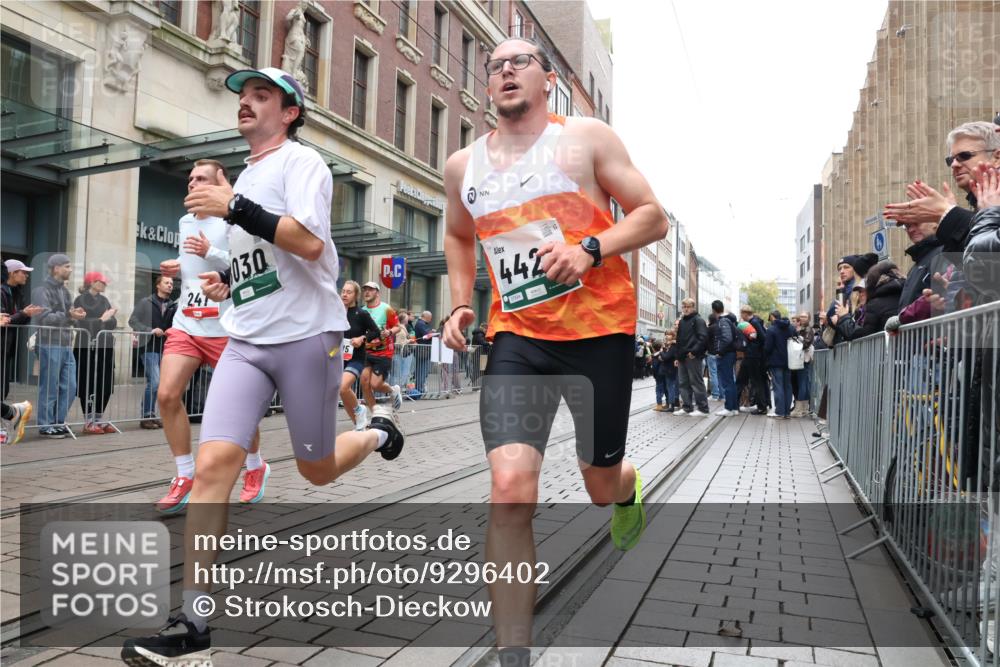 05.10.2025 - 20. swb-Marathon Bremen Strokosch-Dieckow http://msf.ph/oto/9296402 05.10.2025 13:00:03 Ziel 46, 241, 826, 1612, 1615, 1812, 2064, 2118, 2169, 6633, 7498, 7949, 8030, 46, 241, 826, 1612, 1615, 1812, 2064, 2118, 2169, 6633, 7498, 7949, 8030 meine-sportfotos.de