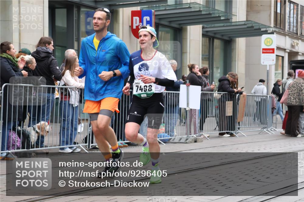 05.10.2025 - 20. swb-Marathon Bremen Strokosch-Dieckow http://msf.ph/oto/9296405 05.10.2025 13:00:05 Ziel 46, 241, 826, 1612, 1615, 1812, 2064, 2118, 2169, 6633, 7498, 7949, 46, 241, 826, 1612, 1615, 1812, 2064, 2118, 2169, 6633, 7498, 7949 meine-sportfotos.de