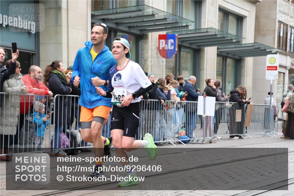 05.10.2025 - 20. swb-Marathon Bremen Strokosch-Dieckow http://msf.ph/oto/9296406 05.10.2025 13:00:05 Ziel 46, 241, 826, 1612, 1615, 1812, 2064, 2118, 2169, 6633, 7498, 7949, 46, 241, 826, 1612, 1615, 1812, 2064, 2118, 2169, 6633, 7498, 7949 meine-sportfotos.de