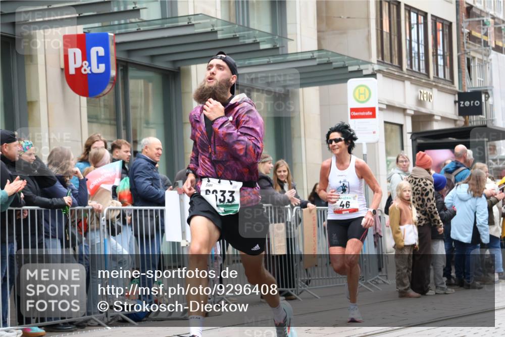 05.10.2025 - 20. swb-Marathon Bremen Strokosch-Dieckow http://msf.ph/oto/9296408 05.10.2025 13:00:13 Ziel 46, 965, 1612, 1615, 2118, 3251, 3982, 5014, 6633, 7099, 7373, 7949, 46, 965, 1612, 1615, 2118, 3251, 3982, 5014, 6633, 7099, 7373, 7949 meine-sportfotos.de