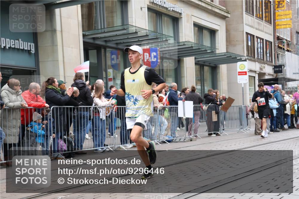 05.10.2025 - 20. swb-Marathon Bremen Strokosch-Dieckow http://msf.ph/oto/9296446 05.10.2025 13:00:39 Ziel 588, 628, 1093, 1215, 1645, 4358, 8382, 8828, 9130, 588, 628, 1093, 1215, 1645, 4358, 8382, 8828, 9130 meine-sportfotos.de