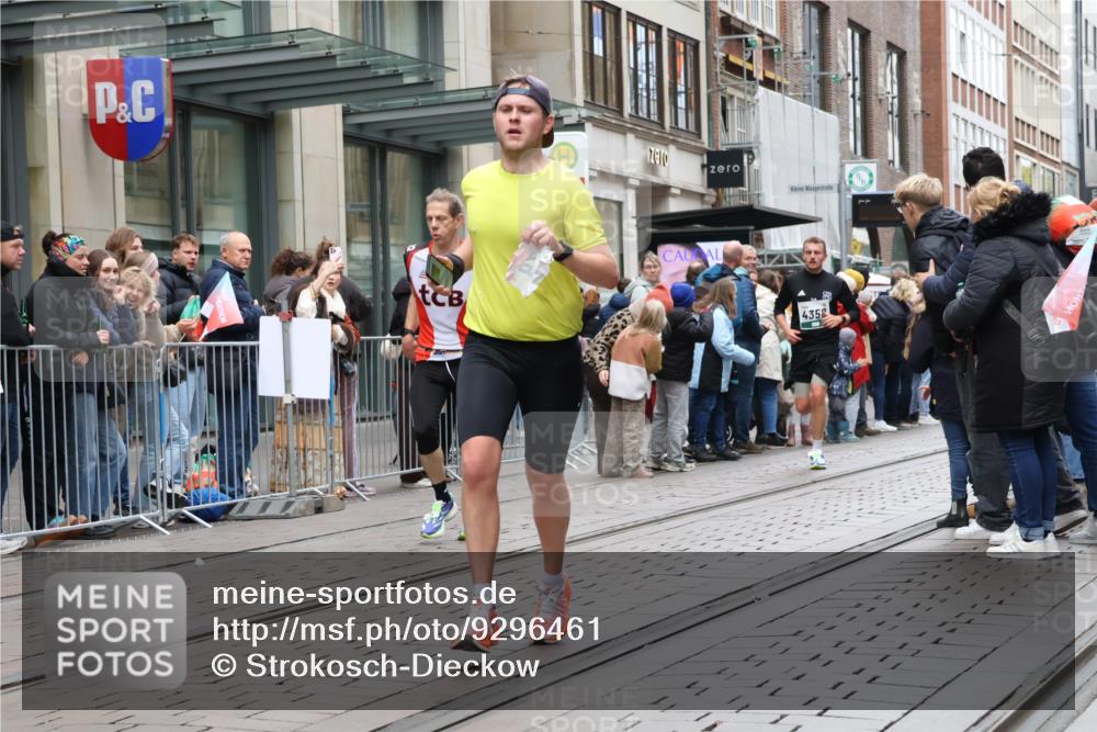 05.10.2025 - 20. swb-Marathon Bremen Strokosch-Dieckow http://msf.ph/oto/9296461 05.10.2025 13:00:51 Ziel 588, 628, 1093, 1215, 1626, 2666, 2719, 3150, 3342, 3807, 4358, 5132, 6150, 7525, 8382, 8747, 8828, 588, 628, 1093, 1215, 1626, 2666, 2719, 3150, 3342, 3807, 4358, 5132, 6150, 7525, 8382, 8747, 8828 meine-sportfotos.de