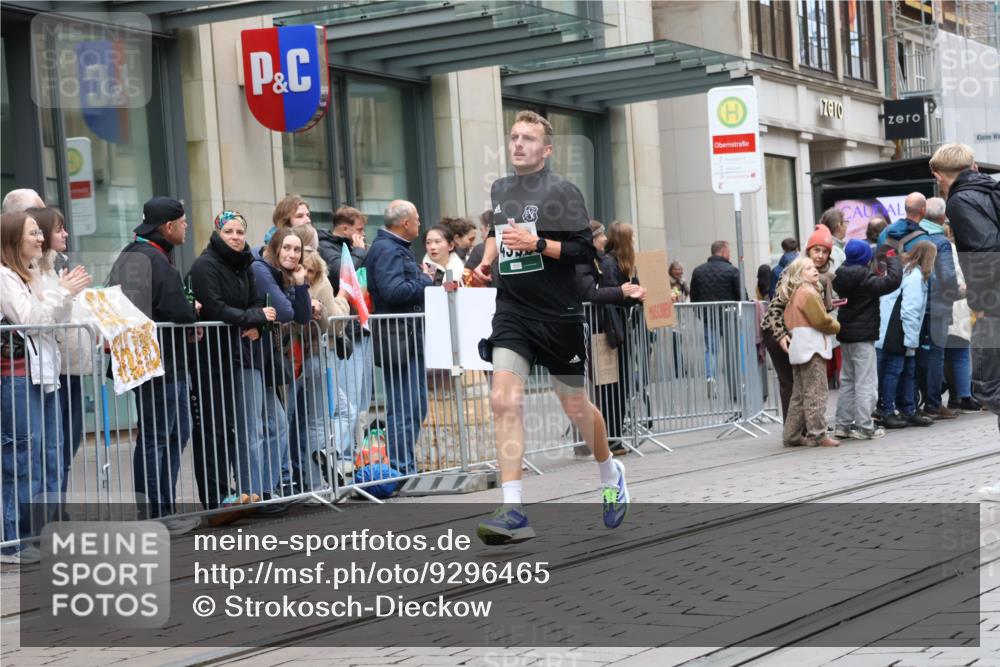 05.10.2025 - 20. swb-Marathon Bremen Strokosch-Dieckow http://msf.ph/oto/9296465 05.10.2025 13:00:53 Ziel 588, 628, 1093, 1215, 1626, 2666, 2719, 3150, 3342, 3807, 4358, 5132, 6150, 7525, 8382, 8747, 8828, 588, 628, 1093, 1215, 1626, 2666, 2719, 3150, 3342, 3807, 4358, 5132, 6150, 7525, 8382, 8747, 8828 meine-sportfotos.de