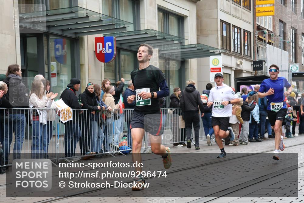05.10.2025 - 20. swb-Marathon Bremen Strokosch-Dieckow http://msf.ph/oto/9296474 05.10.2025 13:00:58 Ziel 588, 628, 1215, 1626, 2666, 2719, 3150, 3342, 3807, 4358, 5132, 6150, 7525, 8382, 8747, 8828, 588, 628, 1215, 1626, 2666, 2719, 3150, 3342, 3807, 4358, 5132, 6150, 7525, 8382, 8747, 8828 meine-sportfotos.de