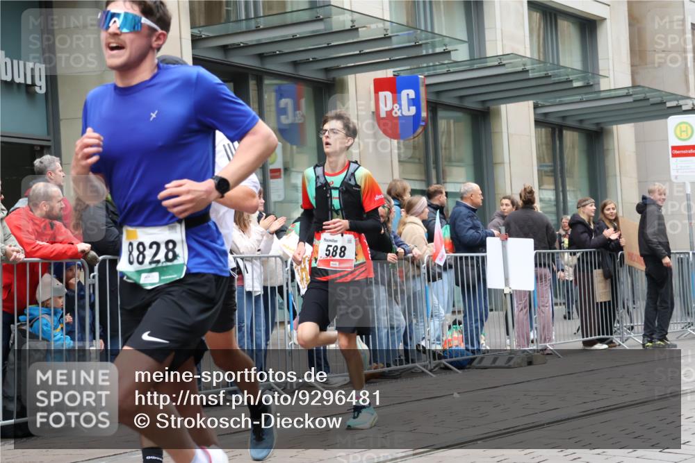 05.10.2025 - 20. swb-Marathon Bremen Strokosch-Dieckow http://msf.ph/oto/9296481 05.10.2025 13:01:00 Ziel 588, 628, 1215, 1626, 2545, 2666, 2719, 3150, 3342, 3807, 5132, 6150, 7525, 8382, 8747, 8828, 588, 628, 1215, 1626, 2545, 2666, 2719, 3150, 3342, 3807, 5132, 6150, 7525, 8382, 8747, 8828 meine-sportfotos.de