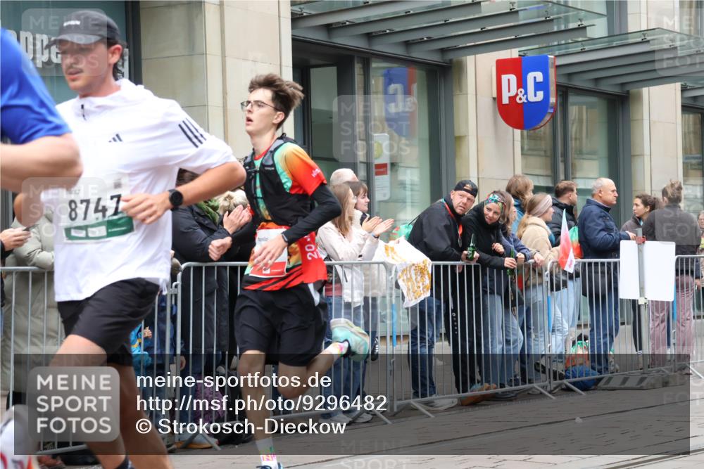 05.10.2025 - 20. swb-Marathon Bremen Strokosch-Dieckow http://msf.ph/oto/9296482 05.10.2025 13:01:01 Ziel 588, 1626, 2545, 2666, 2719, 3150, 3342, 3807, 5132, 6150, 7525, 8747, 8828, 588, 1626, 2545, 2666, 2719, 3150, 3342, 3807, 5132, 6150, 7525, 8747, 8828 meine-sportfotos.de
