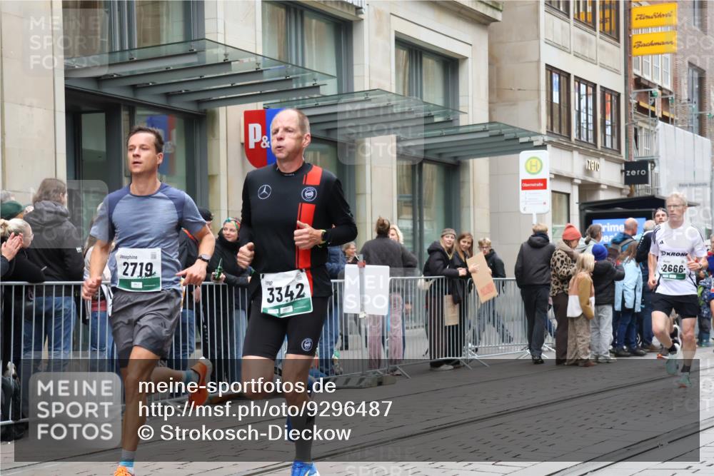 05.10.2025 - 20. swb-Marathon Bremen Strokosch-Dieckow http://msf.ph/oto/9296487 05.10.2025 13:01:02 Ziel 1626, 2545, 2666, 2719, 3150, 3342, 3807, 5132, 6150, 7525, 8747, 8828, 1626, 2545, 2666, 2719, 3150, 3342, 3807, 5132, 6150, 7525, 8747, 8828 meine-sportfotos.de