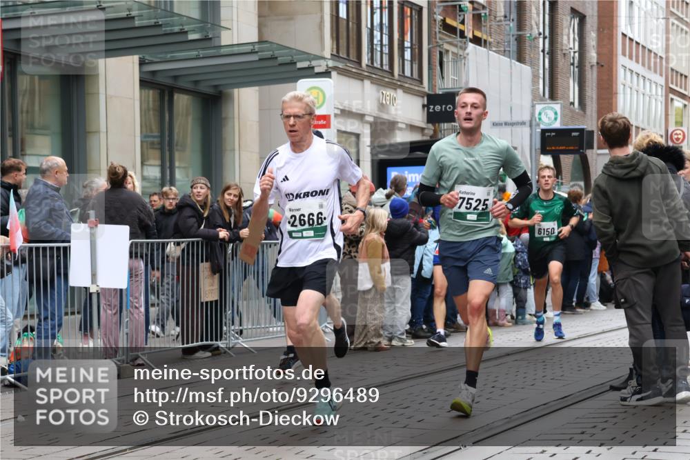 05.10.2025 - 20. swb-Marathon Bremen Strokosch-Dieckow http://msf.ph/oto/9296489 05.10.2025 13:01:03 Ziel 1626, 2545, 2666, 2719, 3150, 3342, 3807, 5132, 6150, 7525, 8747, 8828, 1626, 2545, 2666, 2719, 3150, 3342, 3807, 5132, 6150, 7525, 8747, 8828 meine-sportfotos.de