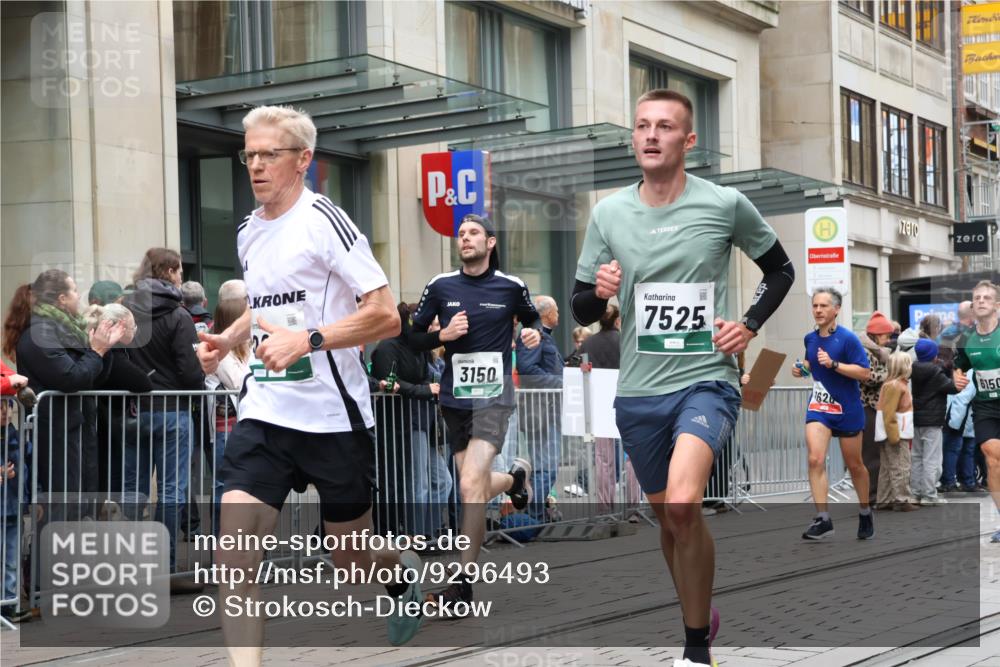 05.10.2025 - 20. swb-Marathon Bremen Strokosch-Dieckow http://msf.ph/oto/9296493 05.10.2025 13:01:05 Ziel 1042, 1626, 2284, 2545, 2666, 2719, 3150, 3342, 3807, 5132, 6150, 7525, 8747, 1042, 1626, 2284, 2545, 2666, 2719, 3150, 3342, 3807, 5132, 6150, 7525, 8747 meine-sportfotos.de