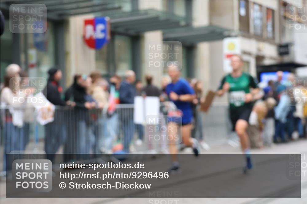 05.10.2025 - 20. swb-Marathon Bremen Strokosch-Dieckow http://msf.ph/oto/9296496 05.10.2025 13:01:05 Ziel 1042, 1626, 2284, 2545, 2666, 2719, 3150, 3342, 3807, 5132, 6150, 7525, 8747, 1042, 1626, 2284, 2545, 2666, 2719, 3150, 3342, 3807, 5132, 6150, 7525, 8747 meine-sportfotos.de
