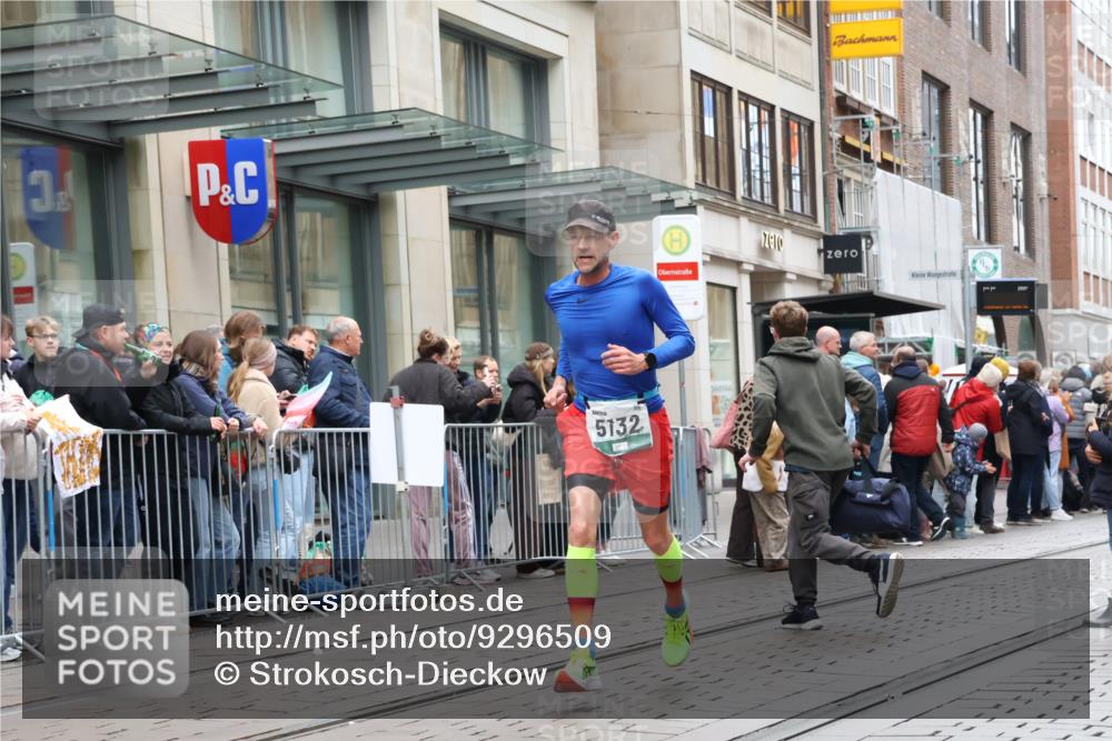 05.10.2025 - 20. swb-Marathon Bremen Strokosch-Dieckow http://msf.ph/oto/9296509 05.10.2025 13:01:10 Ziel 1042, 1626, 2284, 2545, 3807, 4571, 5132, 6150, 8169, 1042, 1626, 2284, 2545, 3807, 4571, 5132, 6150, 8169 meine-sportfotos.de