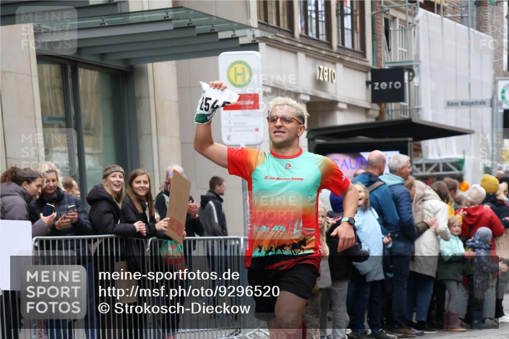 05.10.2025 - 20. swb-Marathon Bremen Strokosch-Dieckow http://msf.ph/oto/9296520 05.10.2025 13:01:21 Ziel 1042, 1992, 2284, 2545, 3218, 4571, 6302, 7440, 8169, 1042, 1992, 2284, 2545, 3218, 4571, 6302, 7440, 8169 meine-sportfotos.de