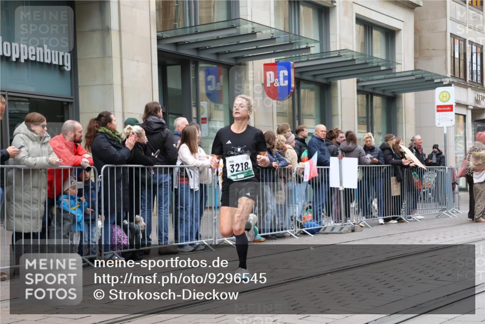05.10.2025 - 20. swb-Marathon Bremen Strokosch-Dieckow http://msf.ph/oto/9296545 05.10.2025 13:01:37 Ziel 1745, 1992, 2062, 3218, 4988, 7440, 1745, 1992, 2062, 3218, 4988, 7440 meine-sportfotos.de