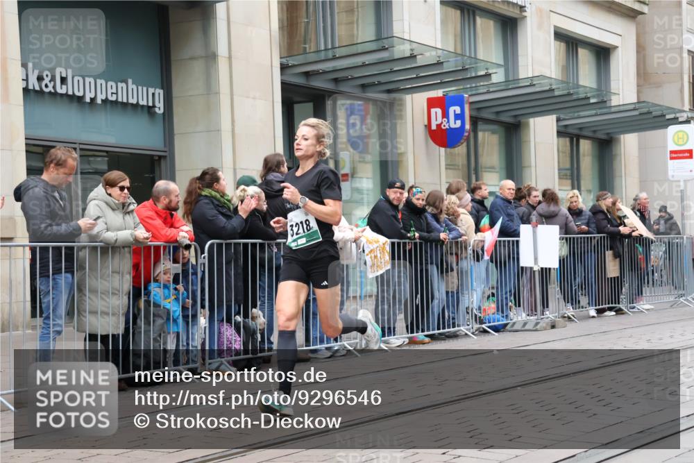 05.10.2025 - 20. swb-Marathon Bremen Strokosch-Dieckow http://msf.ph/oto/9296546 05.10.2025 13:01:38 Ziel 1745, 1992, 2062, 3218, 4988, 7440, 1745, 1992, 2062, 3218, 4988, 7440 meine-sportfotos.de