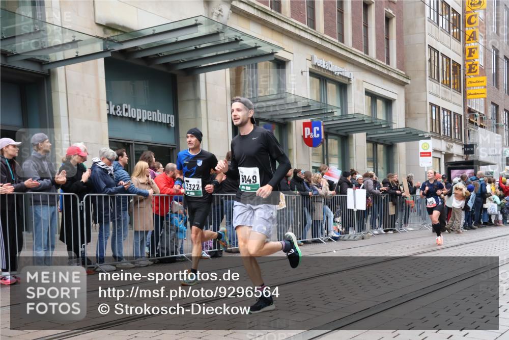 05.10.2025 - 20. swb-Marathon Bremen Strokosch-Dieckow http://msf.ph/oto/9296564 05.10.2025 13:02:16 Ziel 662, 1810, 3054, 3327, 4274, 6849, 7028, 7170, 662, 1810, 3054, 3327, 4274, 6849, 7028, 7170 meine-sportfotos.de