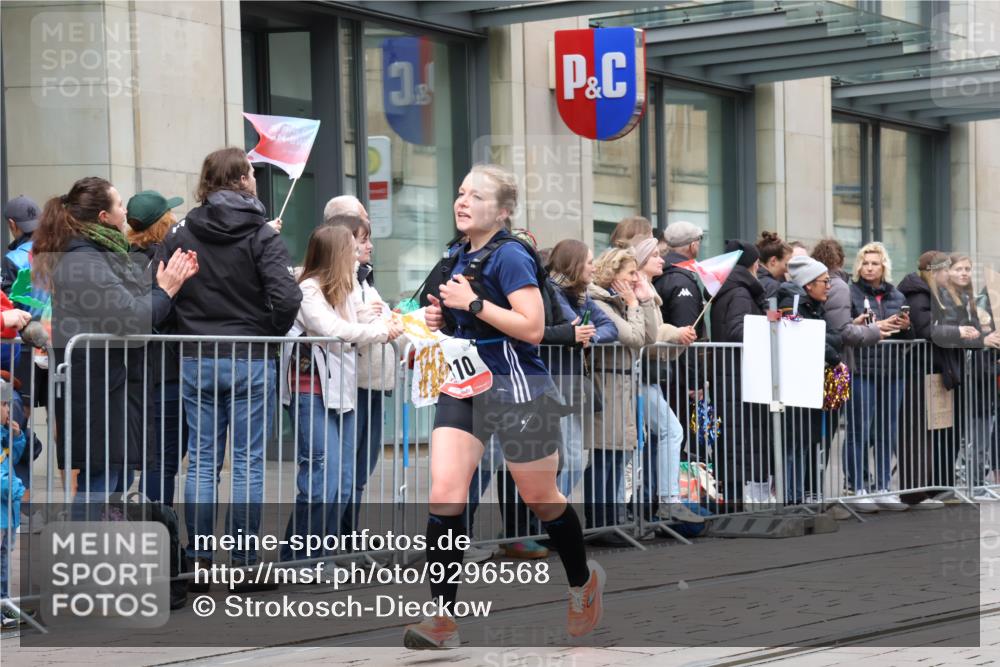 05.10.2025 - 20. swb-Marathon Bremen Strokosch-Dieckow http://msf.ph/oto/9296568 05.10.2025 13:02:18 Ziel 539, 662, 1810, 3054, 3327, 4274, 6849, 7028, 7170, 539, 662, 1810, 3054, 3327, 4274, 6849, 7028, 7170 meine-sportfotos.de