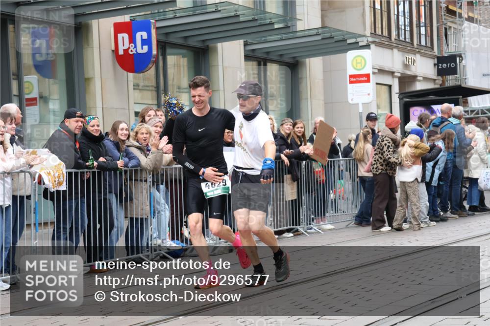 05.10.2025 - 20. swb-Marathon Bremen Strokosch-Dieckow http://msf.ph/oto/9296577 05.10.2025 13:02:28 Ziel 288, 539, 2585, 3054, 3197, 3381, 4274, 7028, 7170, 288, 539, 2585, 3054, 3197, 3381, 4274, 7028, 7170 meine-sportfotos.de