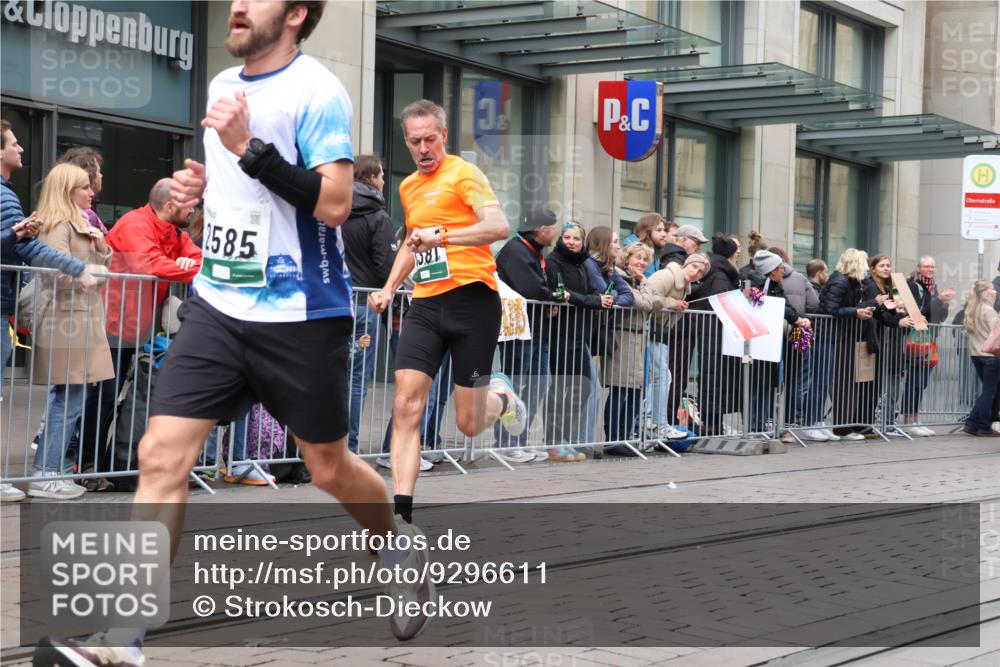 05.10.2025 - 20. swb-Marathon Bremen Strokosch-Dieckow http://msf.ph/oto/9296611 05.10.2025 13:02:46 Ziel 45, 288, 2036, 2141, 2585, 2939, 3197, 3381, 4629, 5831, 7526, 7675, 45, 288, 2036, 2141, 2585, 2939, 3197, 3381, 4629, 5831, 7526, 7675 meine-sportfotos.de