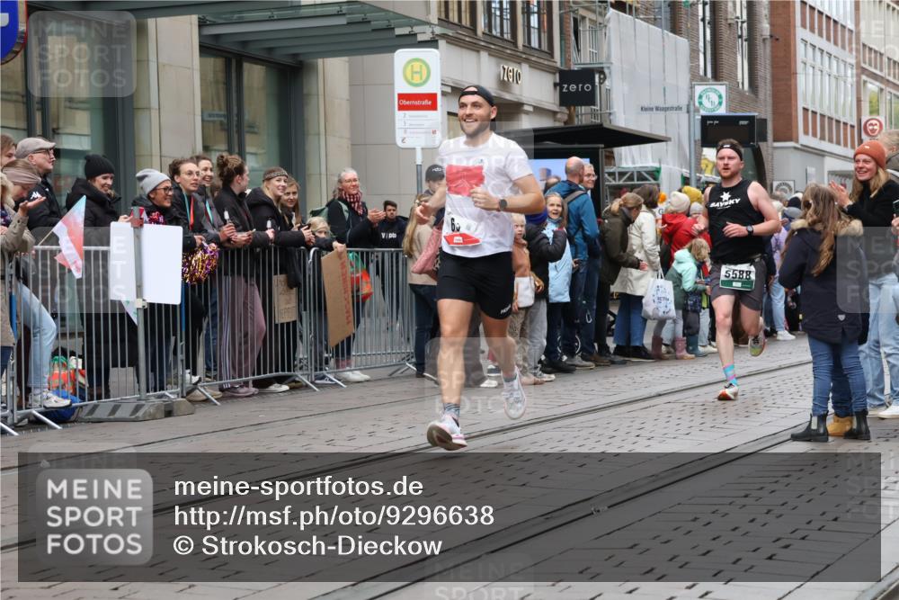 05.10.2025 - 20. swb-Marathon Bremen Strokosch-Dieckow http://msf.ph/oto/9296638 05.10.2025 13:03:14 Ziel 635, 2613, 4617, 4758, 4786, 5588, 6804, 635, 2613, 4617, 4758, 4786, 5588, 6804 meine-sportfotos.de
