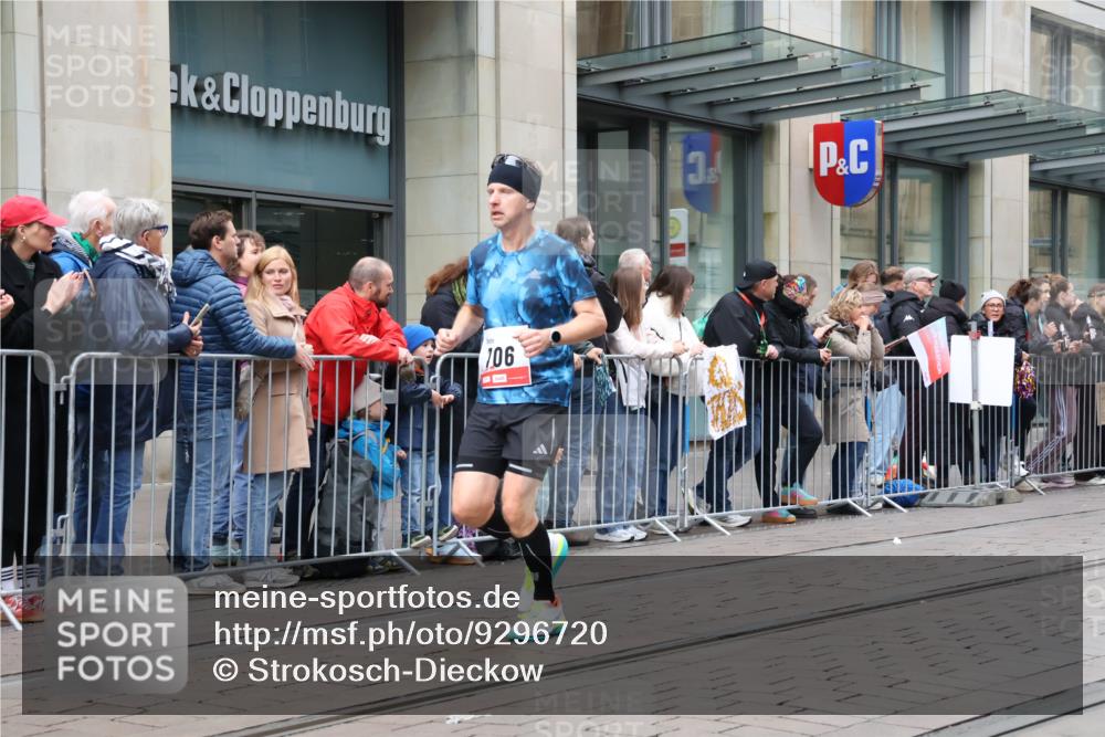 05.10.2025 - 20. swb-Marathon Bremen Strokosch-Dieckow http://msf.ph/oto/9296720 05.10.2025 13:04:00 Ziel 329, 706, 1763, 2068, 2482, 2643, 2656, 3320, 4848, 5656, 6295, 7583, 7735, 7900, 329, 706, 1763, 2068, 2482, 2643, 2656, 3320, 4848, 5656, 6295, 7583, 7735, 7900 meine-sportfotos.de