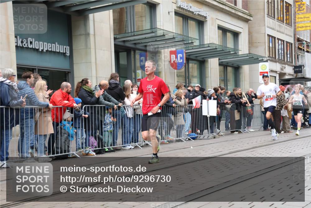 05.10.2025 - 20. swb-Marathon Bremen Strokosch-Dieckow http://msf.ph/oto/9296730 05.10.2025 13:04:05 Ziel 329, 706, 1763, 2068, 2643, 3320, 5656, 6295, 7176, 7583, 7735, 7900, 329, 706, 1763, 2068, 2643, 3320, 5656, 6295, 7176, 7583, 7735, 7900 meine-sportfotos.de