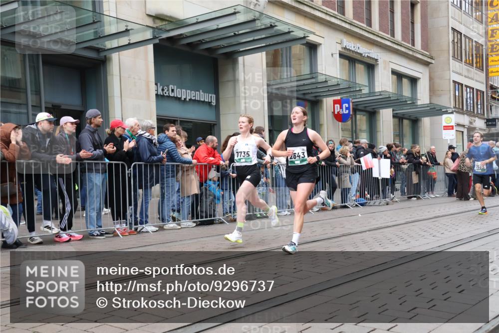 05.10.2025 - 20. swb-Marathon Bremen Strokosch-Dieckow http://msf.ph/oto/9296737 05.10.2025 13:04:08 Ziel 329, 1763, 2643, 3320, 5656, 6295, 7176, 7583, 7735, 329, 1763, 2643, 3320, 5656, 6295, 7176, 7583, 7735 meine-sportfotos.de