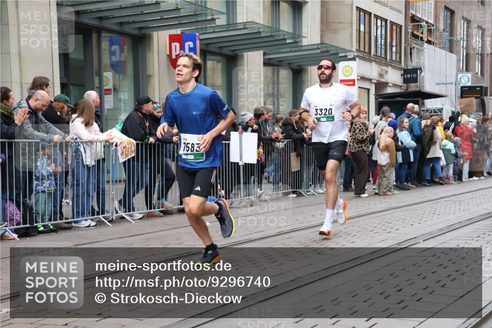 05.10.2025 - 20. swb-Marathon Bremen Strokosch-Dieckow http://msf.ph/oto/9296740 05.10.2025 13:04:09 Ziel 329, 1265, 1763, 2643, 3320, 4966, 5656, 6295, 7176, 7583, 7735, 329, 1265, 1763, 2643, 3320, 4966, 5656, 6295, 7176, 7583, 7735 meine-sportfotos.de