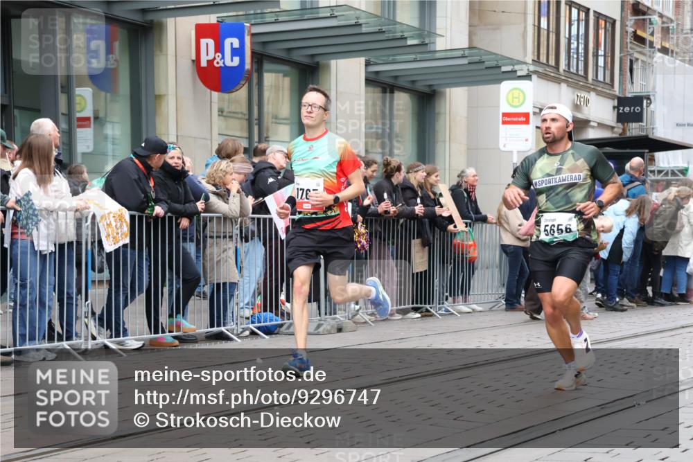 05.10.2025 - 20. swb-Marathon Bremen Strokosch-Dieckow http://msf.ph/oto/9296747 05.10.2025 13:04:17 Ziel 109, 577, 1265, 1763, 2057, 2188, 4966, 5656, 6463, 7176, 7583, 109, 577, 1265, 1763, 2057, 2188, 4966, 5656, 6463, 7176, 7583 meine-sportfotos.de