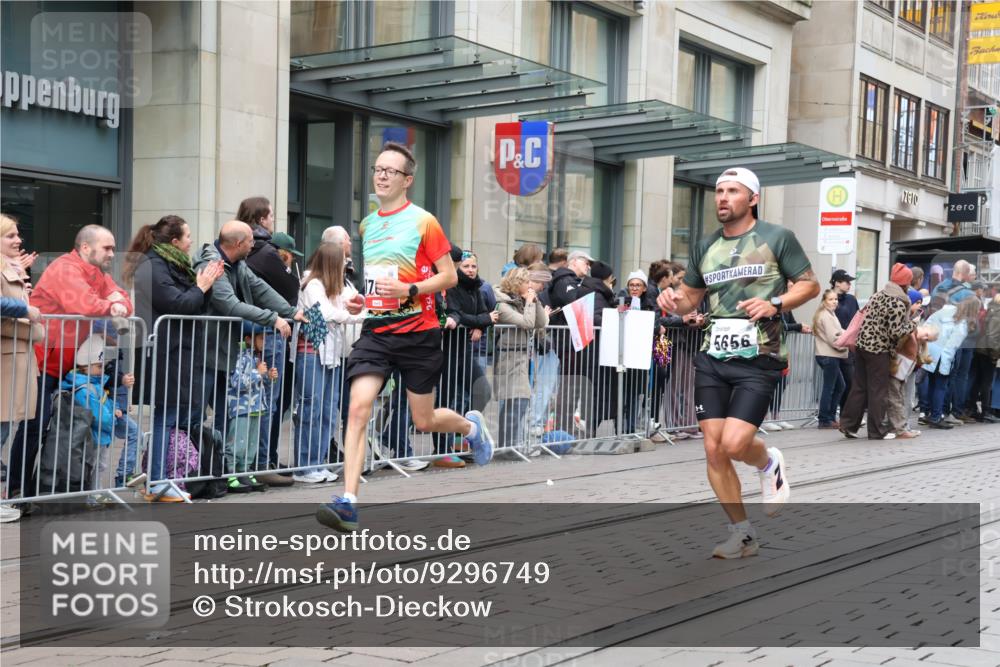 05.10.2025 - 20. swb-Marathon Bremen Strokosch-Dieckow http://msf.ph/oto/9296749 05.10.2025 13:04:18 Ziel 109, 577, 1265, 1763, 2057, 2188, 4966, 5656, 6463, 7176, 109, 577, 1265, 1763, 2057, 2188, 4966, 5656, 6463, 7176 meine-sportfotos.de