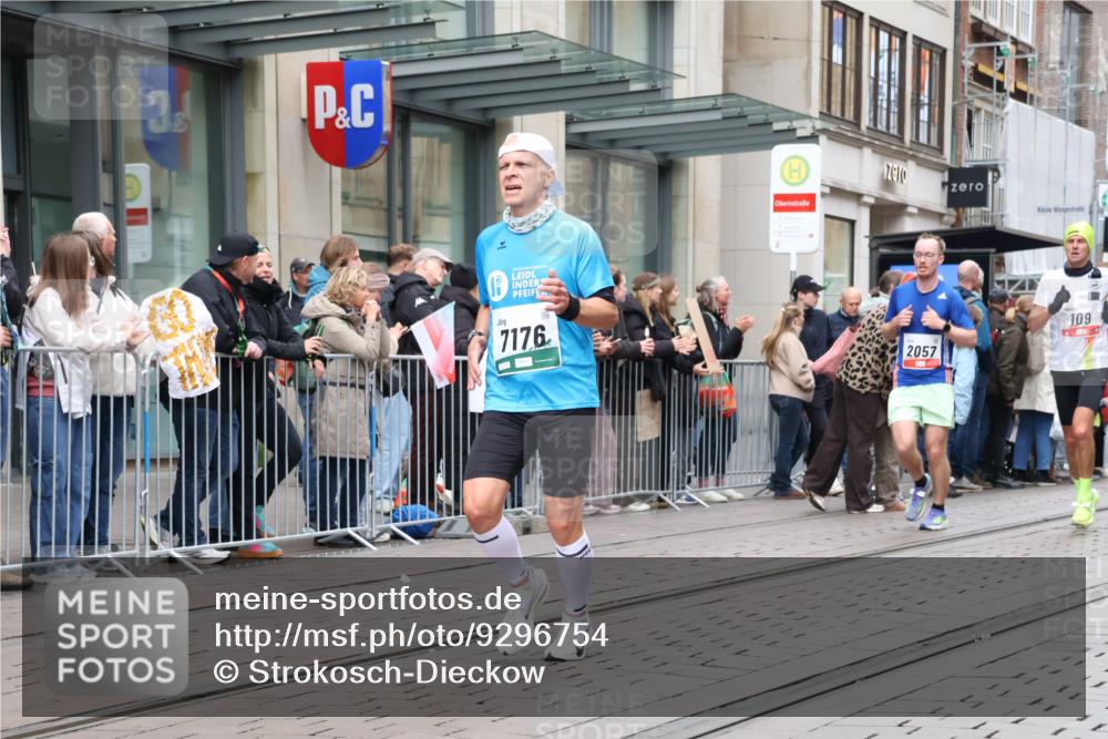 05.10.2025 - 20. swb-Marathon Bremen Strokosch-Dieckow http://msf.ph/oto/9296754 05.10.2025 13:04:24 Ziel 109, 577, 819, 1265, 2057, 2188, 4966, 5656, 6463, 7176, 109, 577, 819, 1265, 2057, 2188, 4966, 5656, 6463, 7176 meine-sportfotos.de