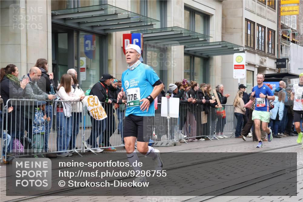 05.10.2025 - 20. swb-Marathon Bremen Strokosch-Dieckow http://msf.ph/oto/9296755 05.10.2025 13:04:24 Ziel 109, 577, 819, 1265, 2057, 2188, 4966, 5656, 6463, 7176, 109, 577, 819, 1265, 2057, 2188, 4966, 5656, 6463, 7176 meine-sportfotos.de