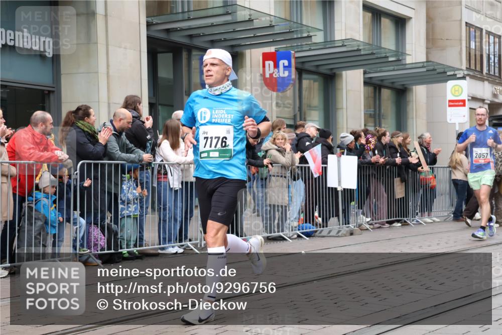 05.10.2025 - 20. swb-Marathon Bremen Strokosch-Dieckow http://msf.ph/oto/9296756 05.10.2025 13:04:24 Ziel 109, 577, 819, 1265, 2057, 2188, 4966, 5656, 6463, 7176, 109, 577, 819, 1265, 2057, 2188, 4966, 5656, 6463, 7176 meine-sportfotos.de