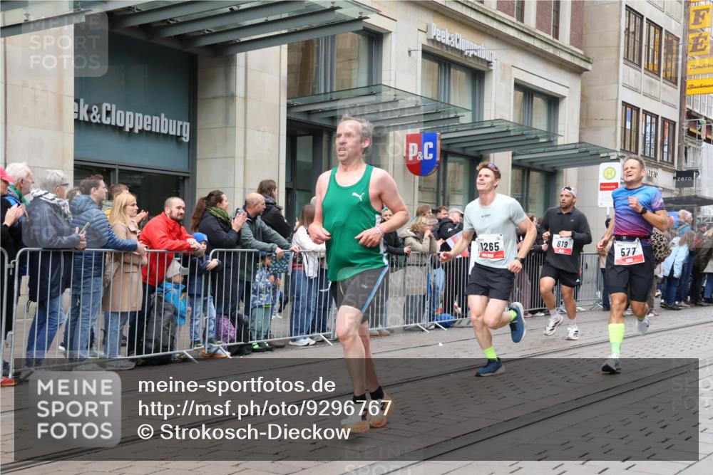 05.10.2025 - 20. swb-Marathon Bremen Strokosch-Dieckow http://msf.ph/oto/9296767 05.10.2025 13:04:28 Ziel 109, 577, 819, 1265, 2057, 2188, 4966, 6463, 7176, 109, 577, 819, 1265, 2057, 2188, 4966, 6463, 7176 meine-sportfotos.de